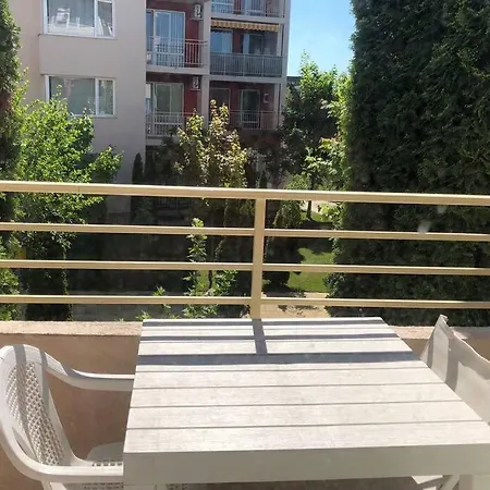 Beautiful Studio. Only 10 Minutes To The Beach! Апартамент