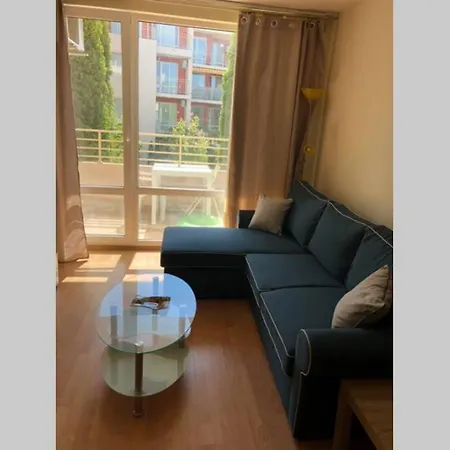 Beautiful Studio. Only 10 Minutes To The Beach! Апартамент *