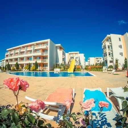 Апартамент Beautiful Studio. Only 10 Minutes To The Beach! Слънчев бряг